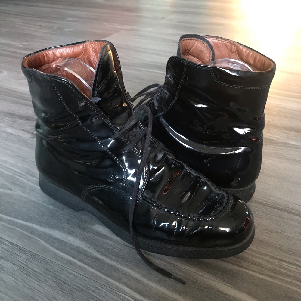 Tods Black Patent Leather Lace Up Ankle Boots